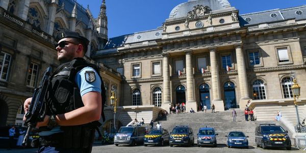 En una París vacía y en alerta máxima, comenzó el Juicio  por los atentados terroristas en 2015. | .::Agencia IP::.