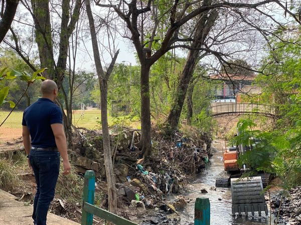 Buen punto la limpieza del arroyo, pero no deben olvidar a empresas y vecinos que lo ensucian » San Lorenzo PY