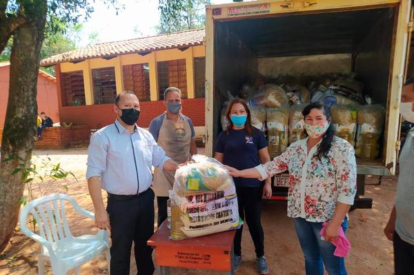 Escuelas de Coronel Oviedo y Caaguazú reciben kits de alimentos - Noticiero Paraguay
