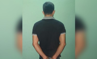 Derribó de la moto a su pareja para agredirla brutalmente