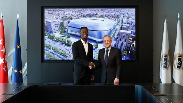 Camavinga firma contrato con el Real Madrid