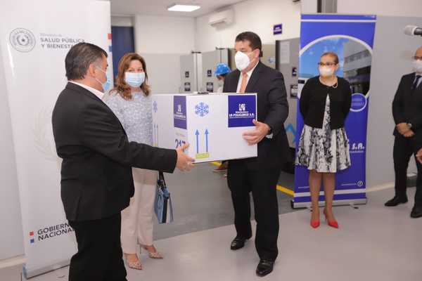 La Policlínica transfiere a Salud tecnología para almacenamiento de vacunas | .::Agencia IP::.