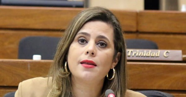 La Nación / Diputada considera una tomadura de pelo los cambios en la Policía Nacional