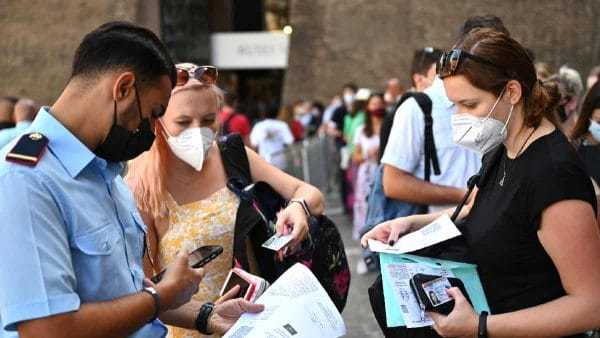 Italia afirmó que la vacunación obligatoria contra el coronavirus «es una opción posible» | Ñanduti