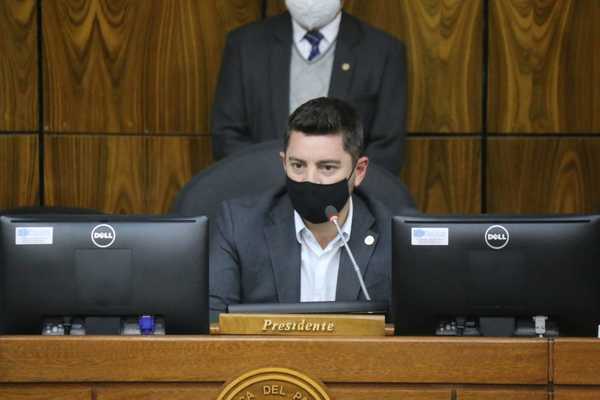 "El que tiene que ser cambiado por falta de gestión es Arnaldo Giuzzio", afirmó Pedro Alliana