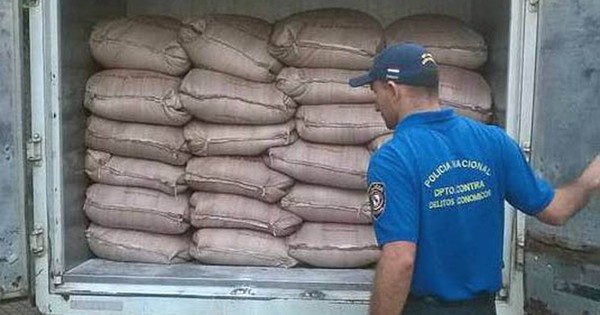La Nación / Contrabando: un 80% menos de azúcar se está comprando en los supermercados