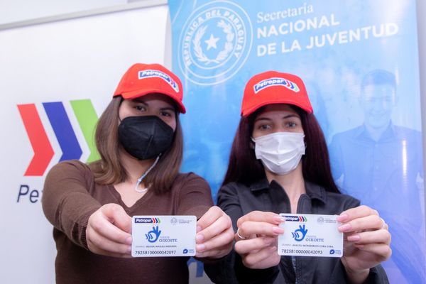 Jóvenes becados recibirán tarjeta Oikoite de Petropar | .::Agencia IP::.