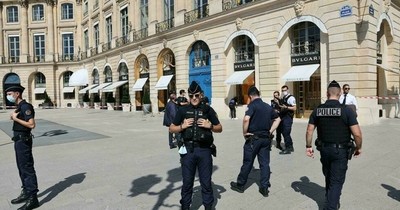 La Nación / Roban joyas en París por valor de US$ 12 millones