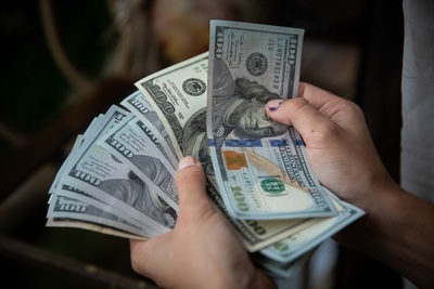 El precio del dólar en el mercado informal de Argentina toca su máximo en el año - MarketData