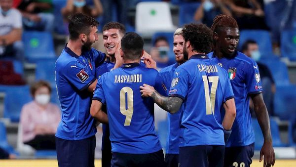 Italia golea, alarga su racha y se acerca a Qatar