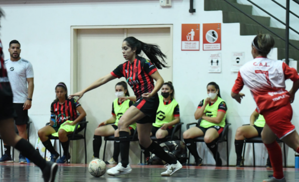 Diario HOY | Sport Guaraní y UA, a pasos firmes en el futsal femenino