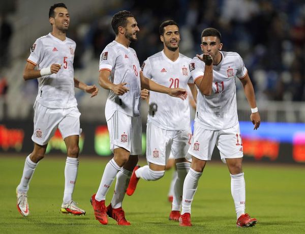 España sale del apuro con sufrimiento - Fútbol Internacional - ABC Color