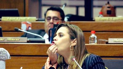 Kattya, en Diputados: "Poliamor solo es aceptado cuando se trata de varones"