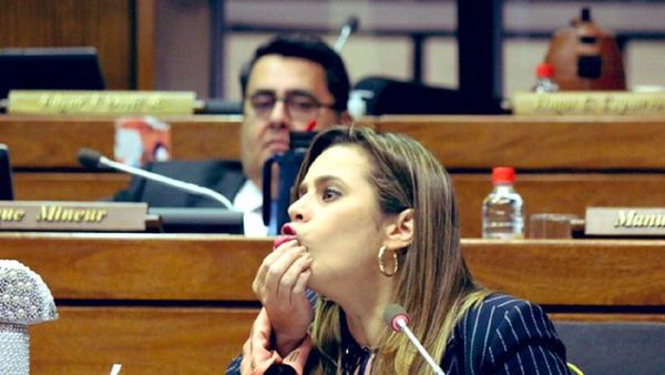 Kattya, en Diputados: "Poliamor solo es aceptado cuando se trata de varones"