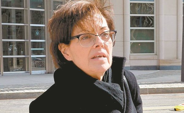 Cofundadora de una secta sexual fue condenada a más de tres años luego de declararse culpable