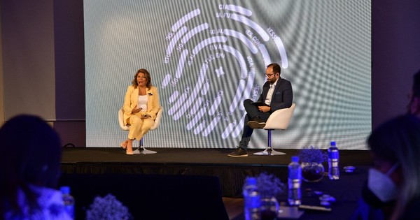 La Nación / Nestlé impulsa la empleabilidad de los jóvenes mirando el futuro