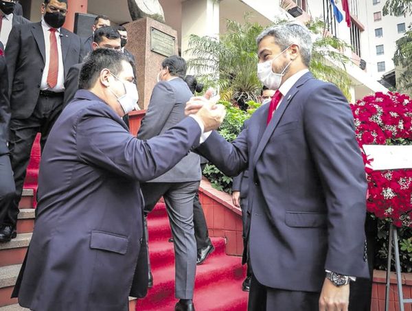 Mario Abdo y Cartes se darán otro ”abrazo republicano” el sábado 11 de setiembre - Nacionales - ABC Color