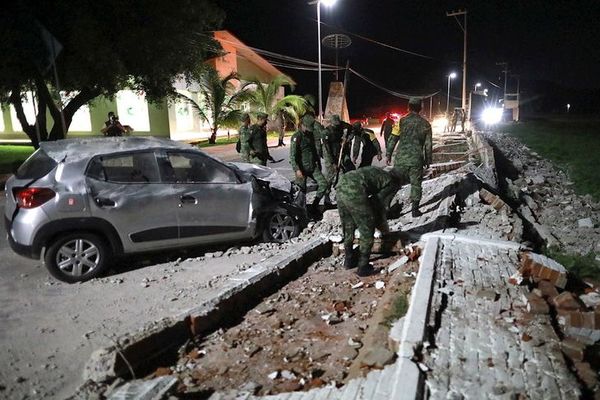 Un fuerte terremoto de 7,1 produce pocos daños en México