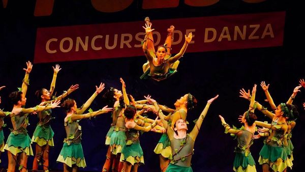 El CPJ se llena de coreografías folclóricas y contemporáneas