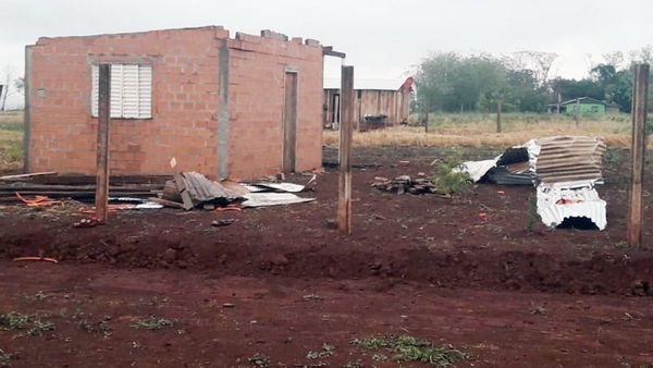 Breve pero fuerte temporal ocasionó destrozos en el norte de Alto Paraná
