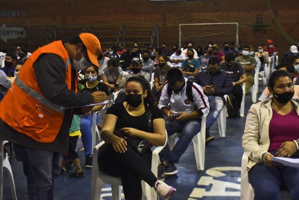 Flexibilizar más las medidas depende de cantidad de vacunados, dice MSP - Nacionales - ABC Color