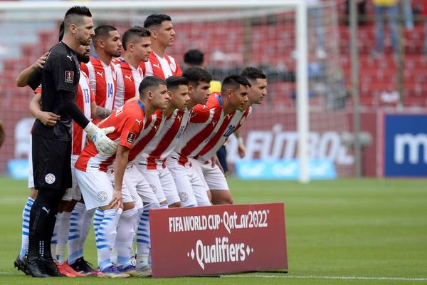 La Albirroja: cuatro centrales y el resto, para atacar - Fútbol - ABC Color