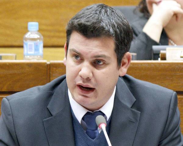"El presidente rehúye al debate y al pedido de explicaciones sobre las finanzas del partido" afirma diputado sobre Alegre