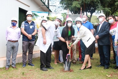 Palada inicial para planta de oxígeno en hospital de Franco - La Clave