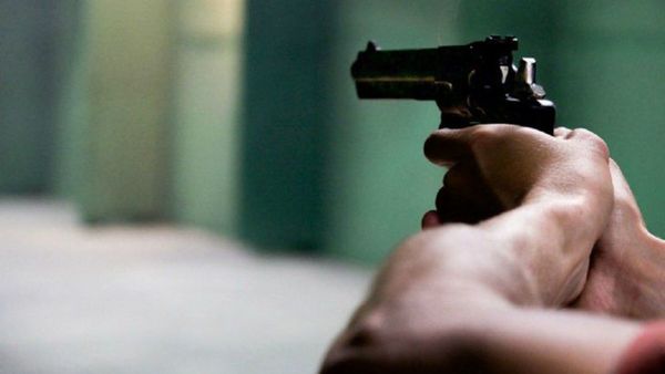 Baleó a su expareja y al hijastro y lo encontraron muerto