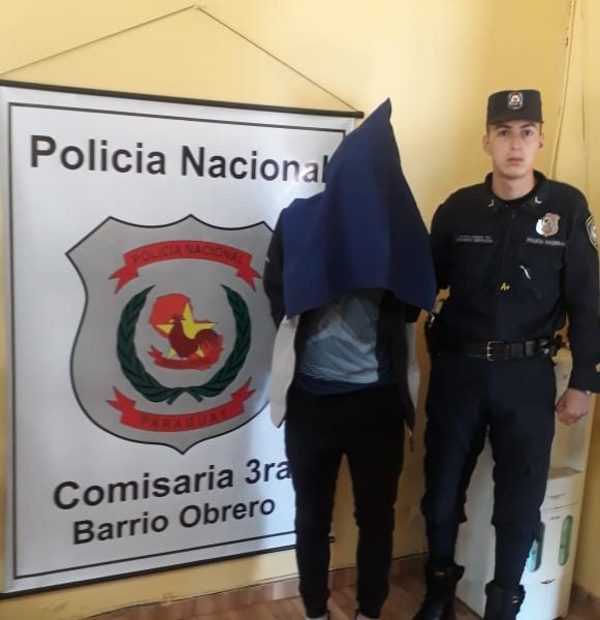 Joven con orden de captura fue a solicitar vida y residencia en la comisaría y quedó detenido