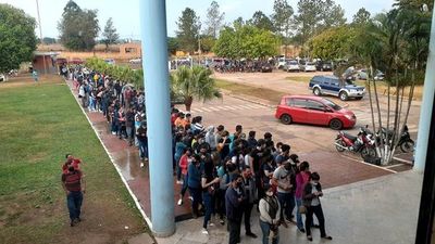 Alta demanda agotó vacunas anticovid en el departamento de Caaguazú - Nacionales - ABC Color