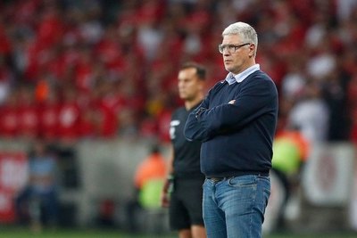 Álvaro Gutiérrez sería nuevo entrenador del Decano