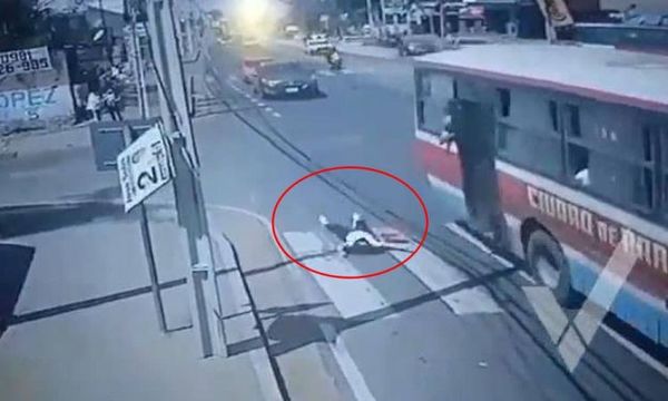 Realizan pollada para costear gastos de la joven que fue asaltada y cayó de un bus en movimiento