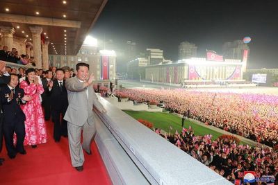 Corea del Norte celebra aniversario y muestra renovada imagen de Kim Jong-Un - Mundo - ABC Color