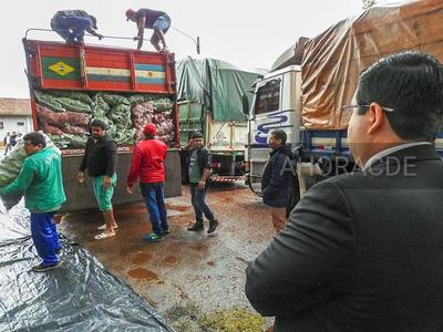 Siguen verificando CONTRABANDO al por MAYOR que retuvieron paseros en CDE