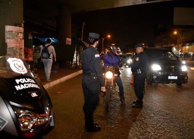 Diputados urgen “reorganizar” la custodia policial a políticos y empresas  - Nacionales - ABC Color