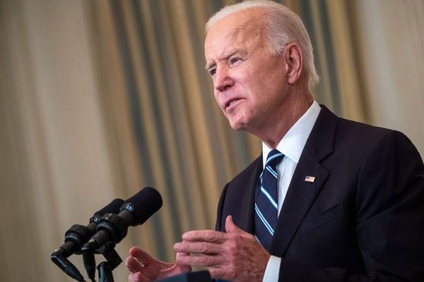 Biden ordena la vacunación de la mayoría de empleados de EE.UU. - Mundo - ABC Color