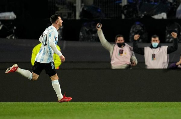 Messi anota e iguala a Pelé como máximo goleador de selecciones en Sudamerica - Fútbol Internacional - ABC Color