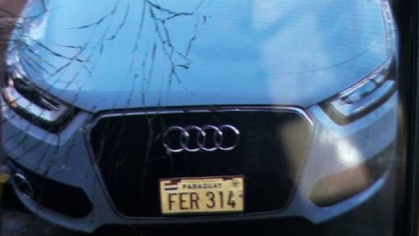 Dejó su vehículo con la llave puesta y el motor en marcha y le robaron