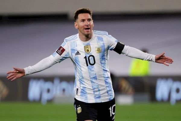 Argentina aplasta a Bolivia con un Messi histórico