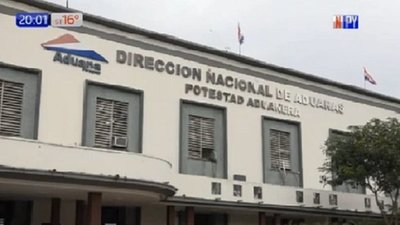 El director de Aduanas denuncia por tráfico de influencia al senador Arévalo | Noticias Paraguay