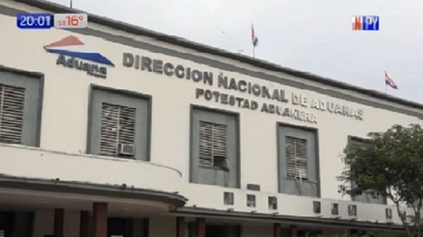 El director de Aduanas denuncia por tráfico de influencia al senador Arévalo | Noticias Paraguay