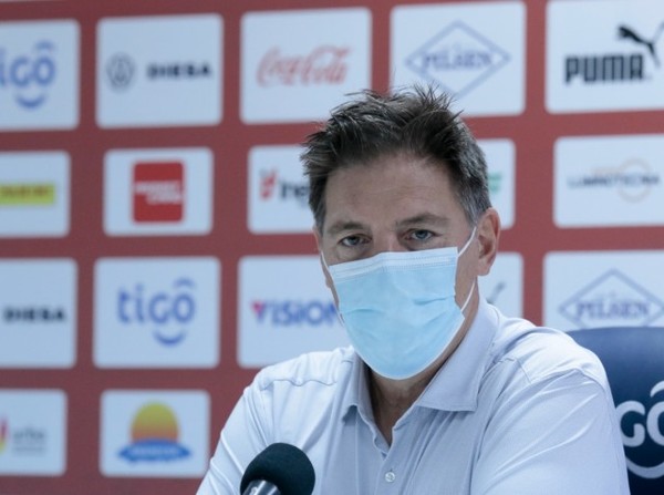 Eduardo Berizzo: “Jugamos un partido muy serio” - APF