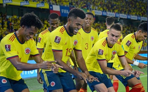 Colombia arrolla a Chile y aprieta la clasificación a Catar 2022