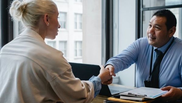 ¿Qué poner y qué no en un currículum? Tips básicos para no ser descartado en el intento