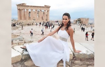Crónica / Helem, como diosa griega en el Partenón