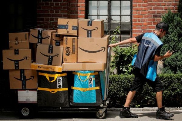 Amazon le pagará los estudios universitarios a 750.000 de sus empleados en Estados Unidos