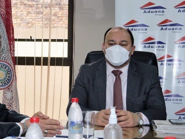 Senador Arévalo abogó por contrabandista, ratifica director de Aduanas · Radio Monumental 1080 AM