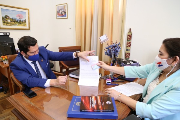 En doctor más joven del país se presentó para pugnar por la CSJ - Judiciales.net
