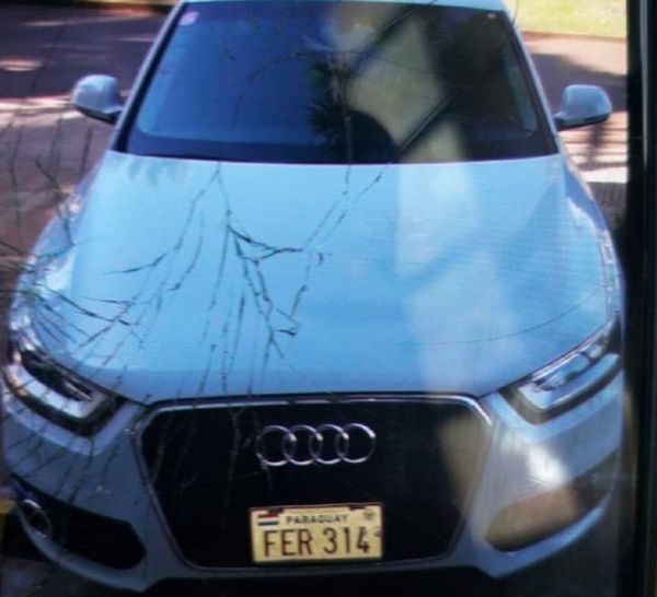 En bandeja de plata: Dejó su vehículo con la llave puesta y el motor en marcha y se lo robaron